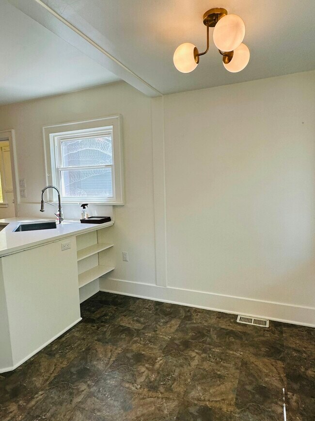 Photo - 942 NW 58th St