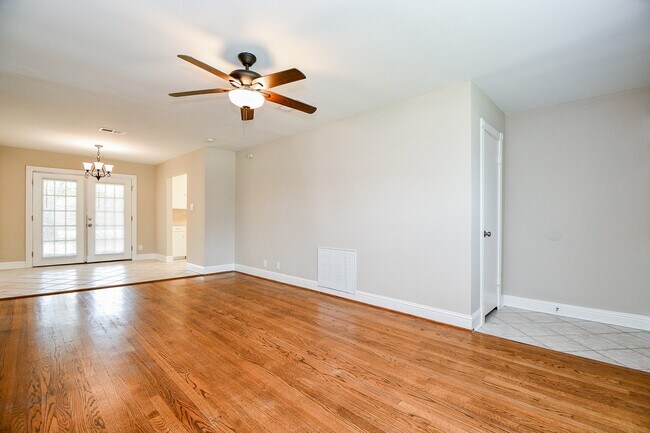 Photo - 1957 Norcrest Dr Casa