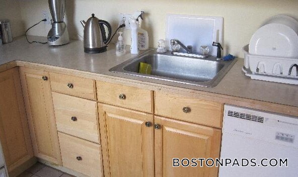 195 Green St Unit 3
