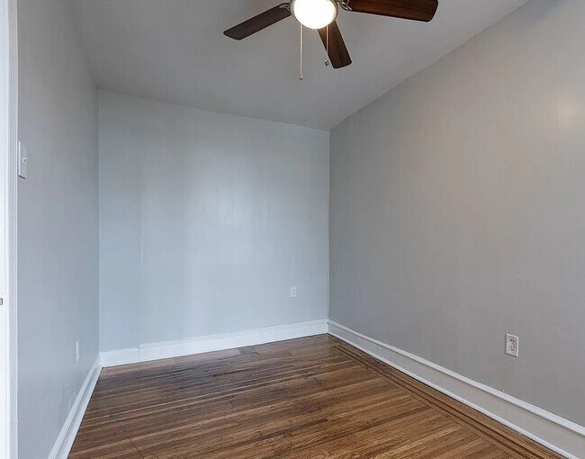 Photo - 1872 Conlyn St