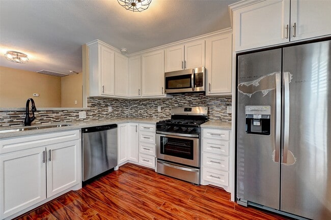 Photo - 808 E 32nd St