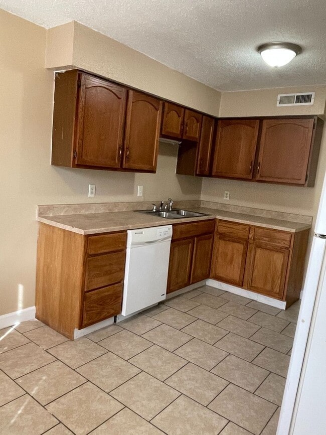 Photo - 295/297 Chris Dr. Unit 297