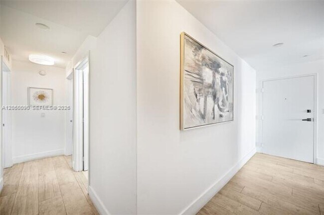 Photo - 600 NE 27th St