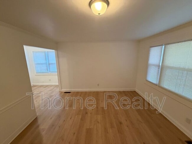 Photo - 1004 Moore St