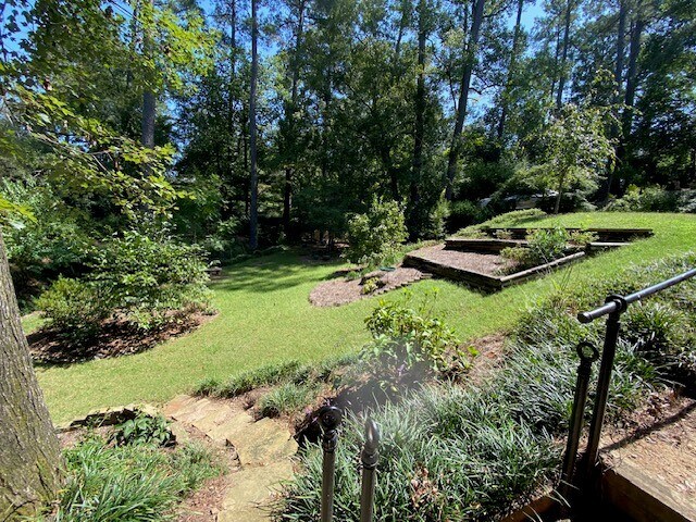 Front Yard View I - 862 Forest Ridge Dr W Unit Downstairs Apt.