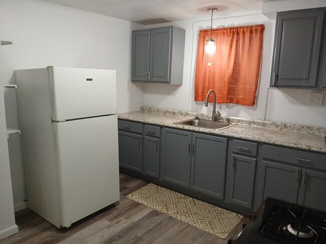 Photo - 2411 Spring St