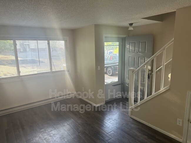 Photo - 4885 Basswood Dr