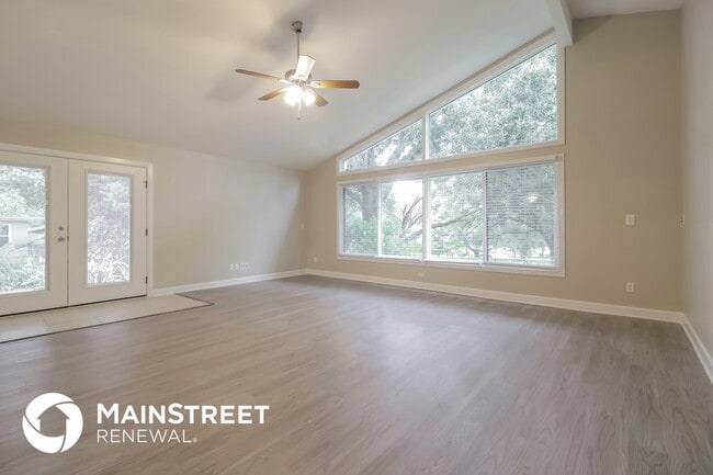 Photo - 1305 Ridgefield Ave