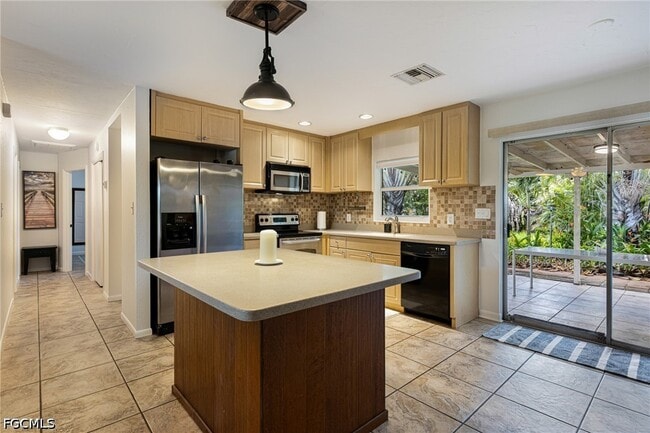 Photo - 18597 Marco Blvd