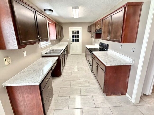 Photo - Spacious 3 Bedroom 2 Bath Home With Large Bonus Room Availalbe In Southaven