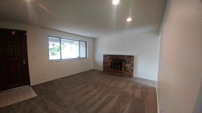 Photo - Newly Renovated 3 Bedroom Rambler w/ bonus room!!