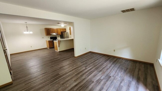 Photo - 5001 Taylor Rd