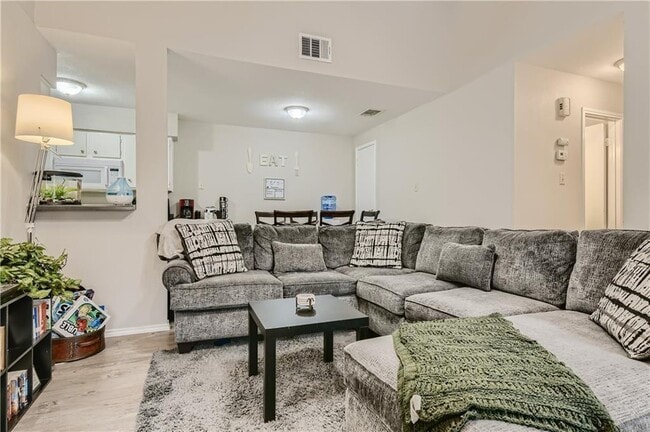Photo - 2126 Redwing Way