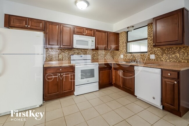 Photo - 1865 Waybridge Ln