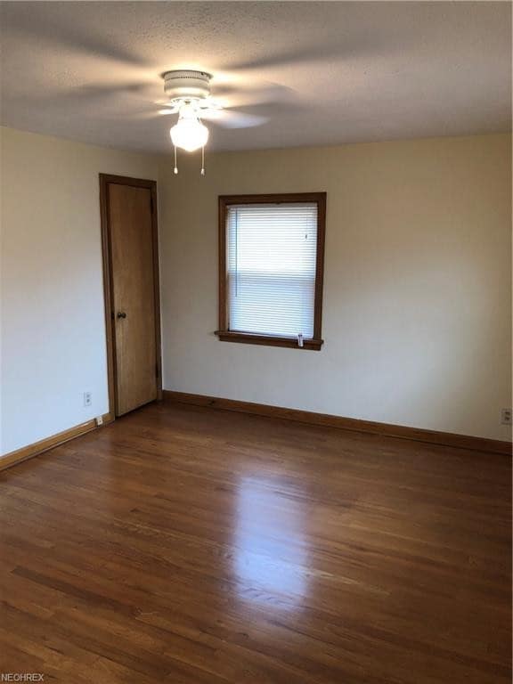 Dormitorio 1 - 411 Raff Rd NW