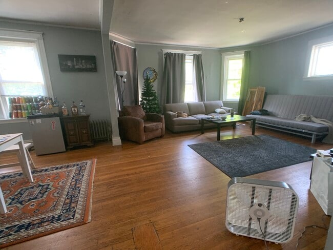 Photo - 1515 Beacon St Unit 3