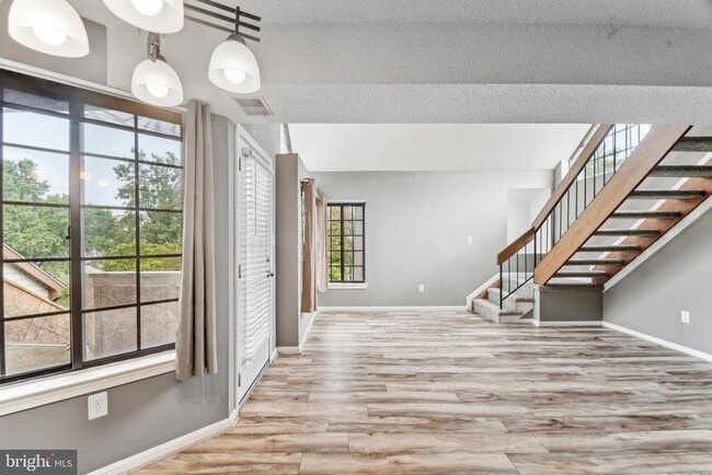 Building Photo - 14114 Lauren Ln Unit 27B