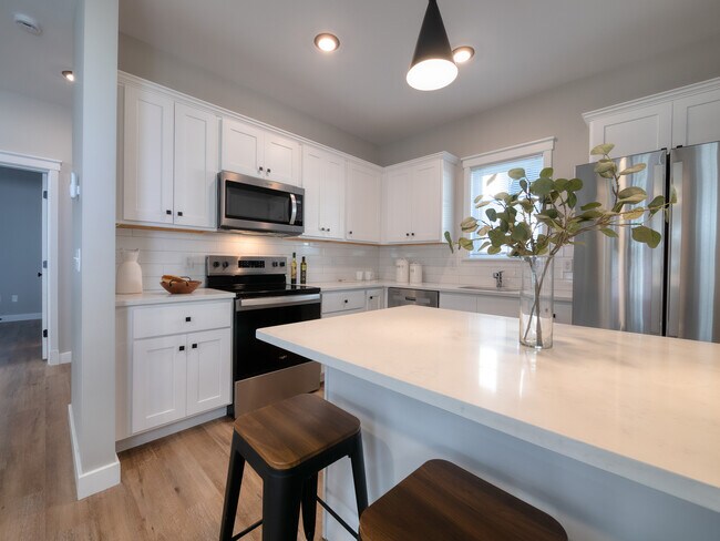 Cottage Lane: 3-bed 2-bath Kitchen