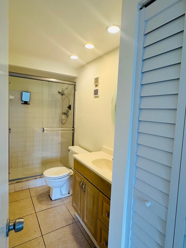 Photo - 480 NW 20th St Unidad 3020