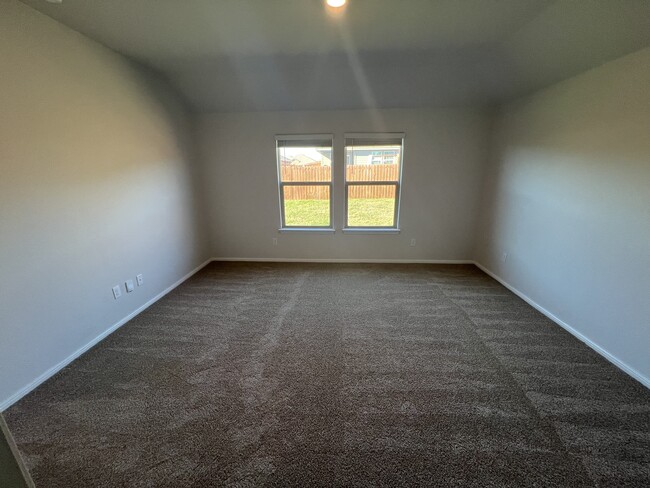 Master Bedroom - 811 Wolf Creek Dr