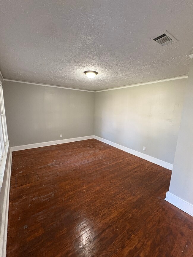 Photo - 1982 Johnson St