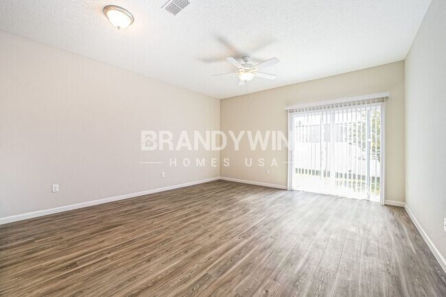 Photo - 460 Matilda Ln