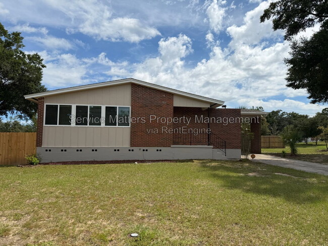 Photo - 707 Woodmere Dr