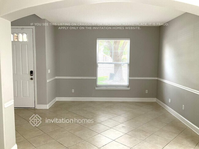 Photo - 395 Hearthside Ct