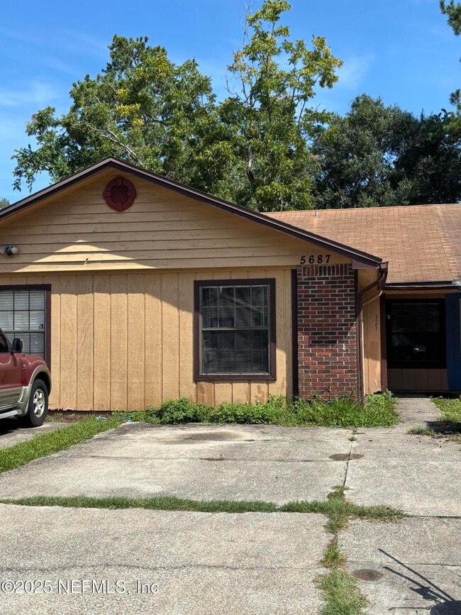 Building Photo - 5687 Bennington Dr Rental