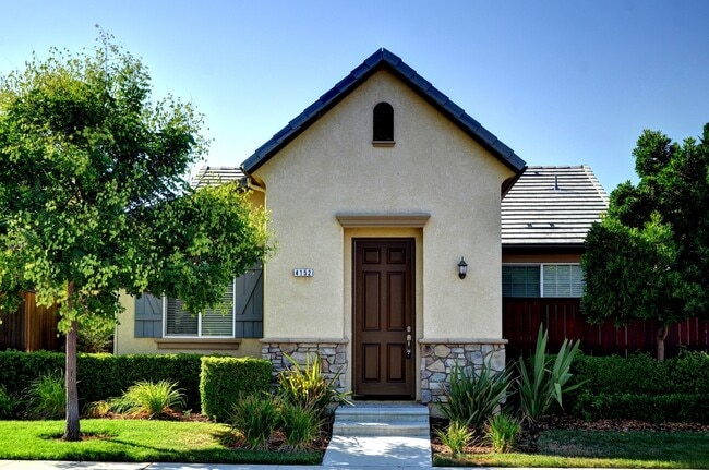 Photo - Fantastic 3 Bedroom/2 Bath Harlan Ranch Patio Home for Lease