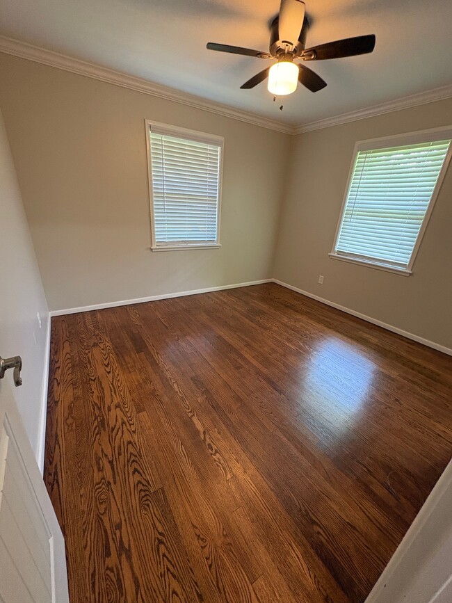 Photo - 220 Tullahoma Dr