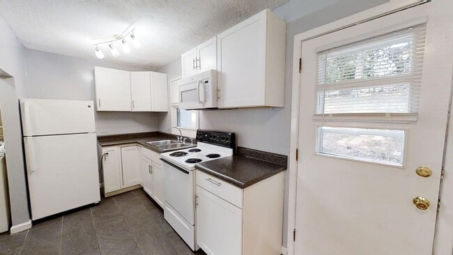 Photo - 1107 River Ct Unit B