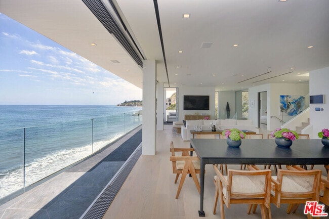 Building Photo - 26122 Pacific Coast Hwy Rental
