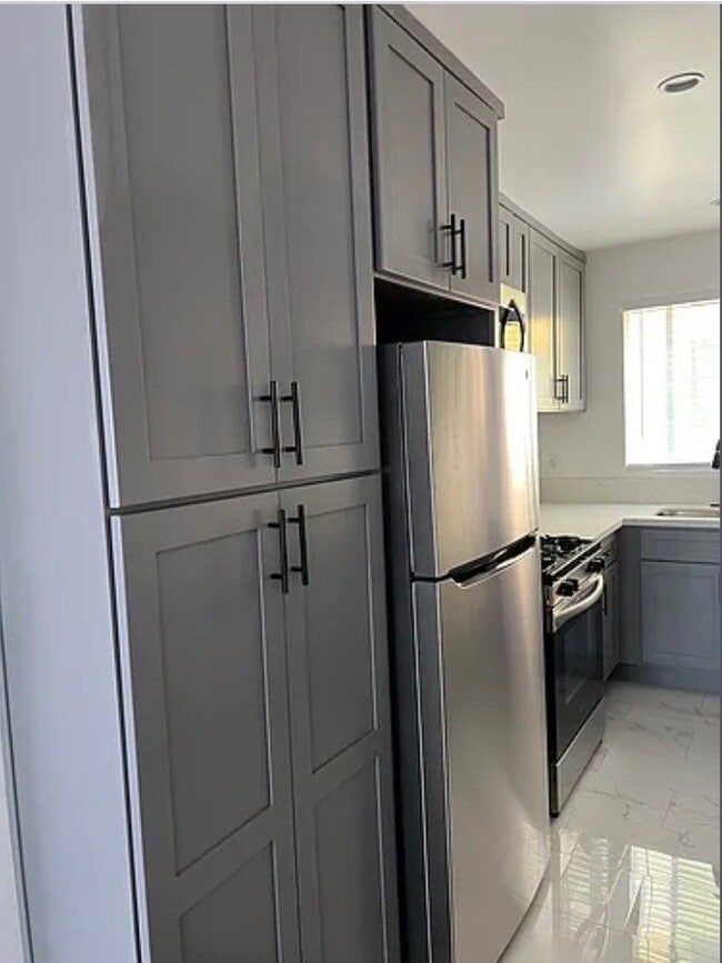 528 Alexandria Ave Unit 5B