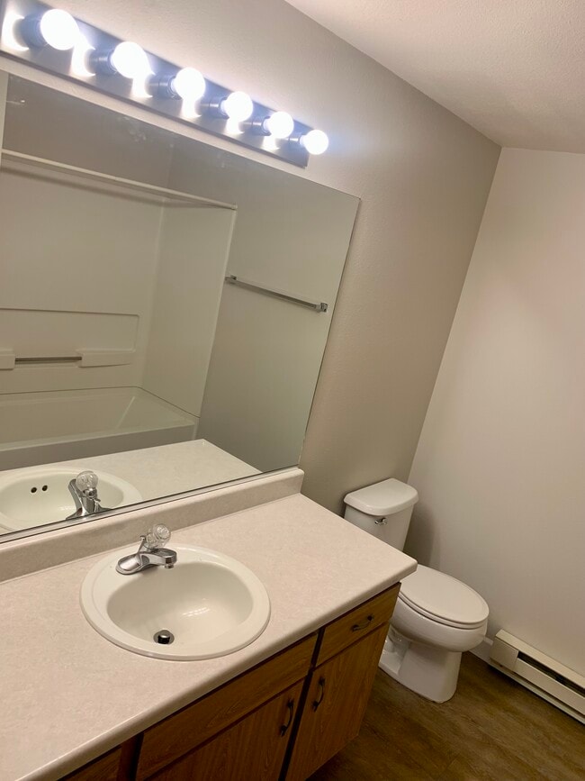 Photo - Canyon Greens Apartments