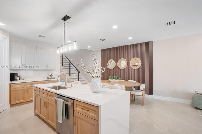 Photo - 701 SW 17th St
