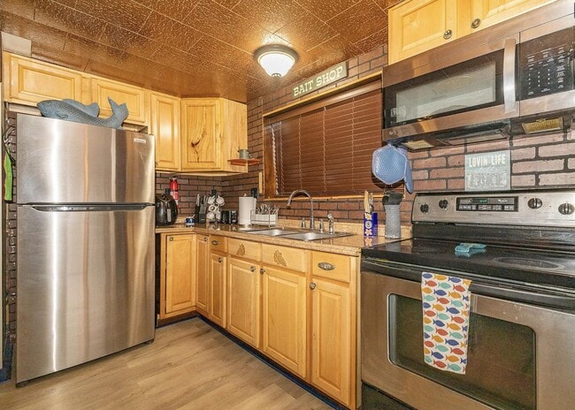 Photo - 2555 Melvin Rd