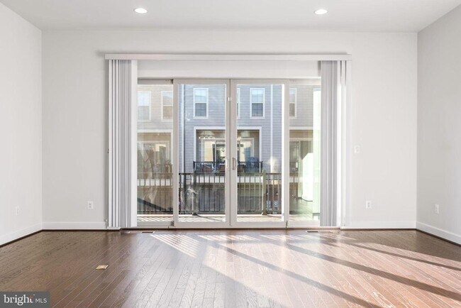 Photo - 20692 Glenmont Ter