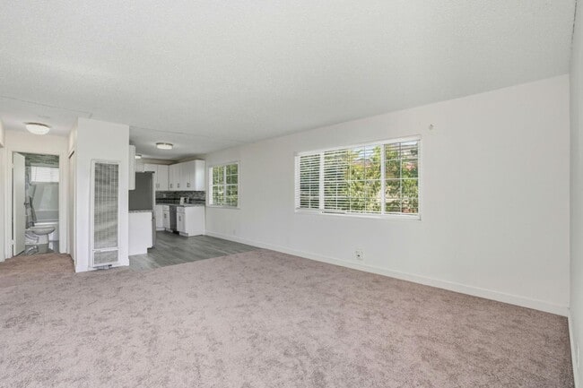 Photo - 9034 Hillside St