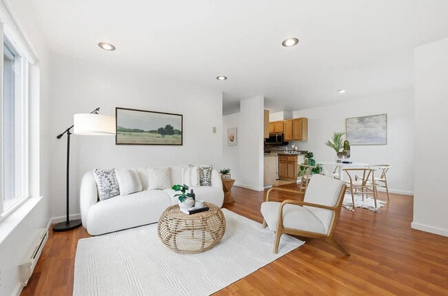 Photo - 72 Bayside Ct