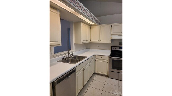 Photo - 120 Mirabelle Cir