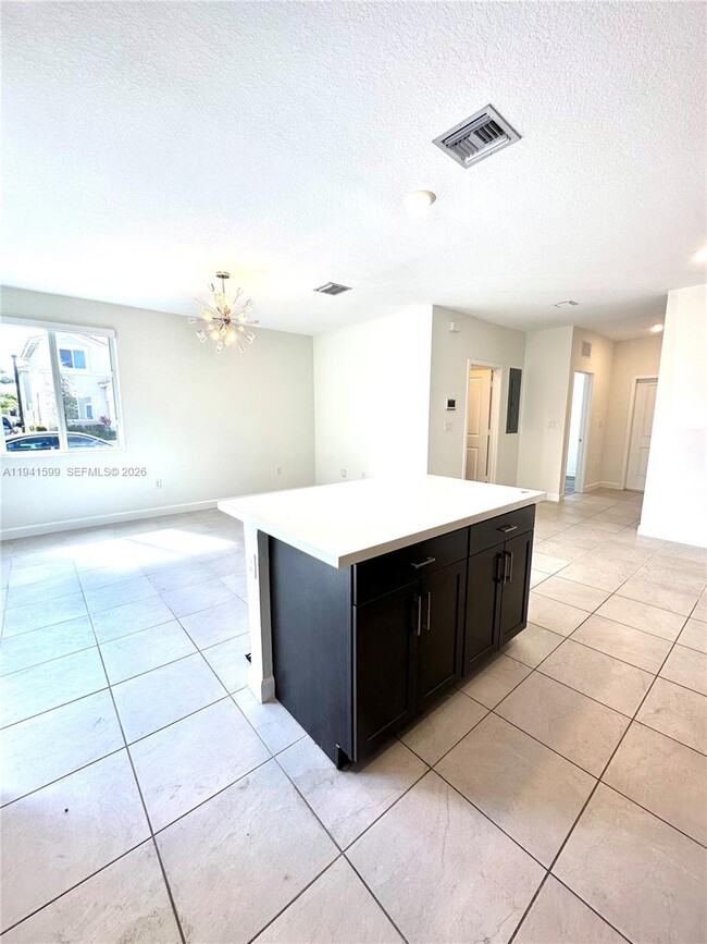 Photo - 2418 SE 10th St