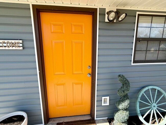 Photo - Maryville 37803 - Charming and freshly updated 1-bedroom, 1-bath duplex - Lawncare and water is i...