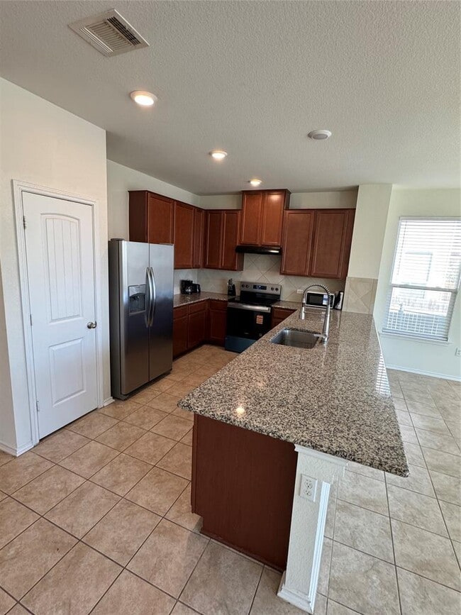 Photo - 7607 Lazy Creek Dr