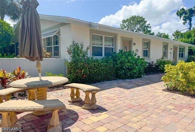 Photo - 746 109th Ave N