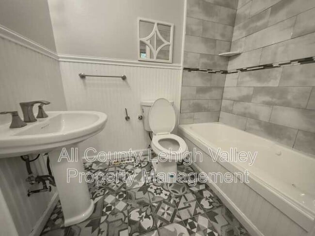 Photo - 714 Atlantic St