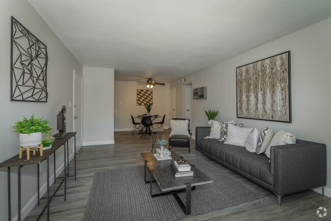 2BR, 1.5BA - 900 SF