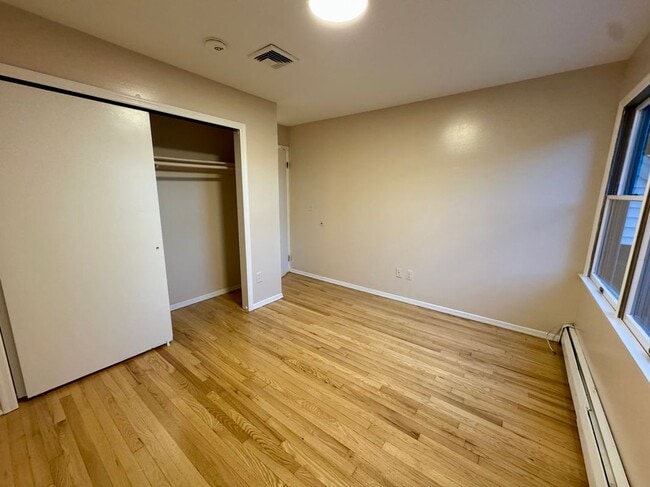 Photo - 39 Henderson St Unit 1st Floor