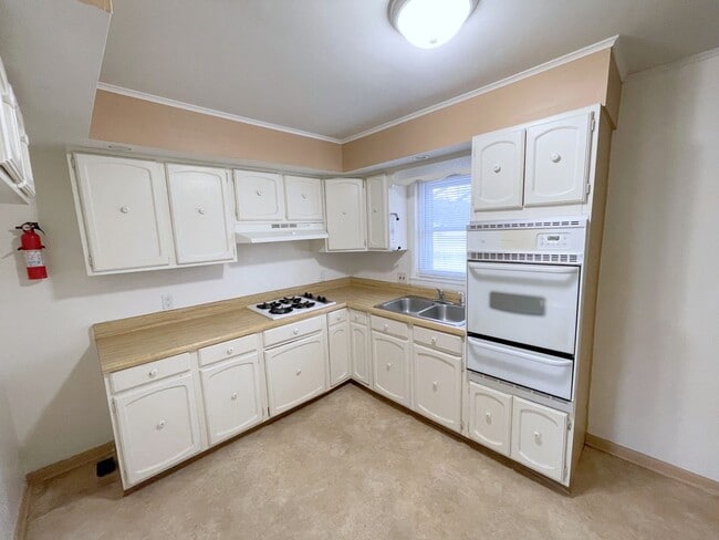 Photo - Nice 2-Bedroom Home In a Nice Quiet Neighborhood Near Elkhart General Hospital