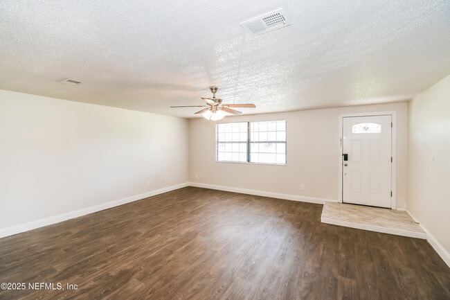 Photo - 2887 Gatling Blvd